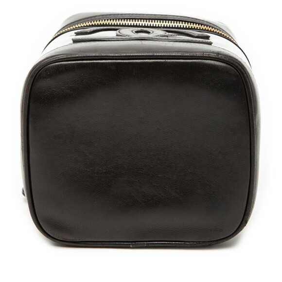 CHANEL Black Leather Logo Vanity Bag - Picture 3 of 7